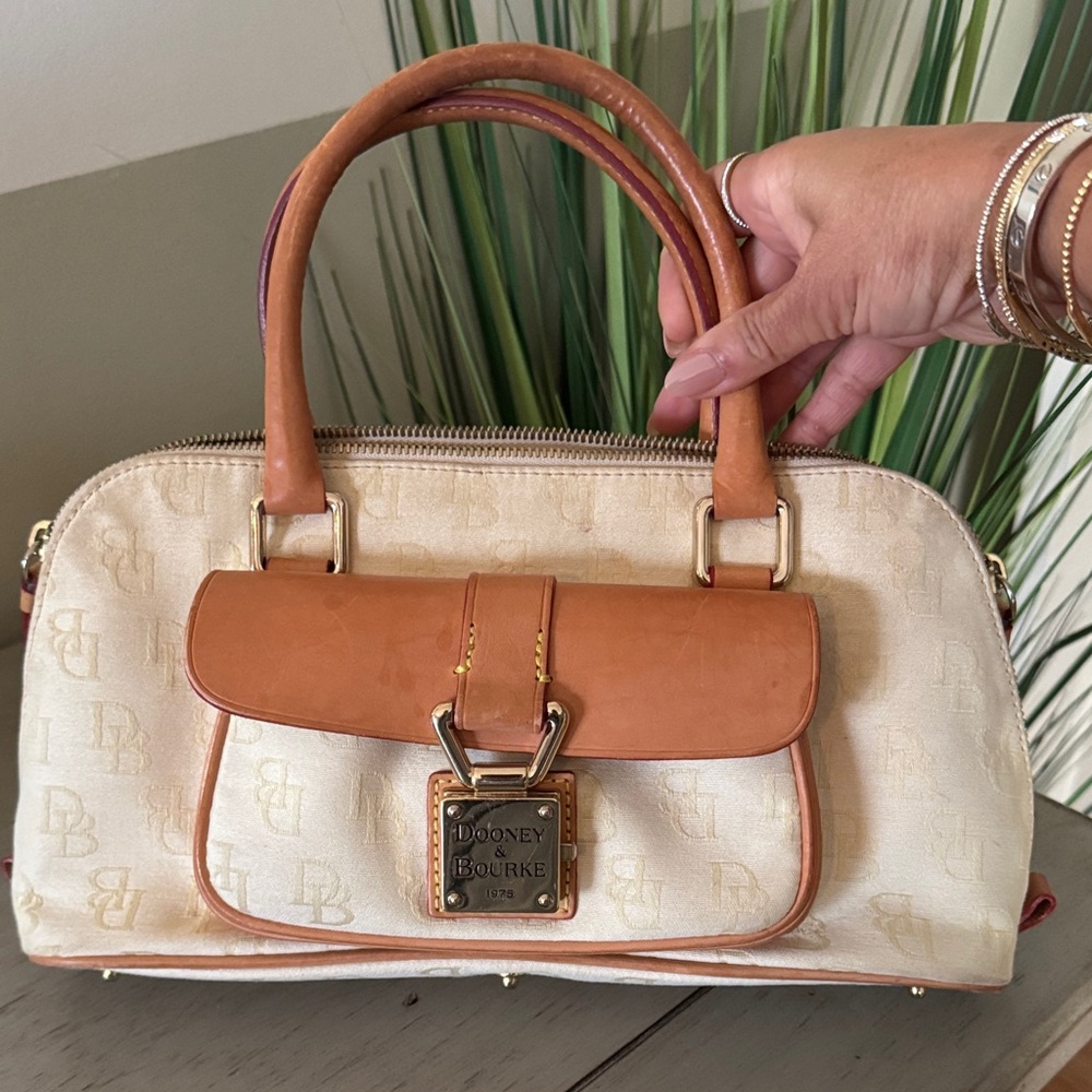 Vintaged Dooney & Bourke Bag